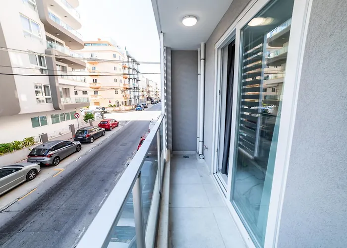 Modern Cosy Fully Equipped Apartment